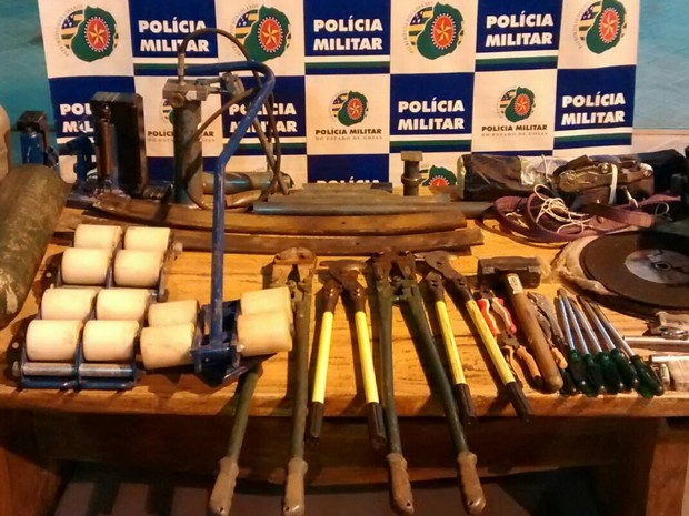 G1 Polícia Prende Suspeitos De Roubar Agências Bancárias E Dos Correios Notícias Em Goiás 