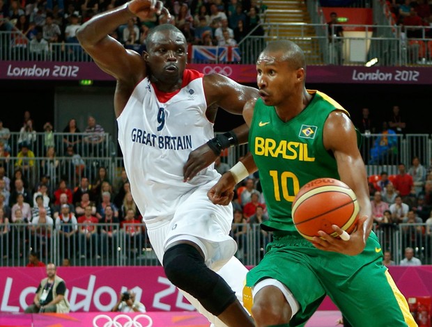 basquete loul deng grã-bretanha leandrinho brasil londres 20212 (Foto: Agência Reuters)