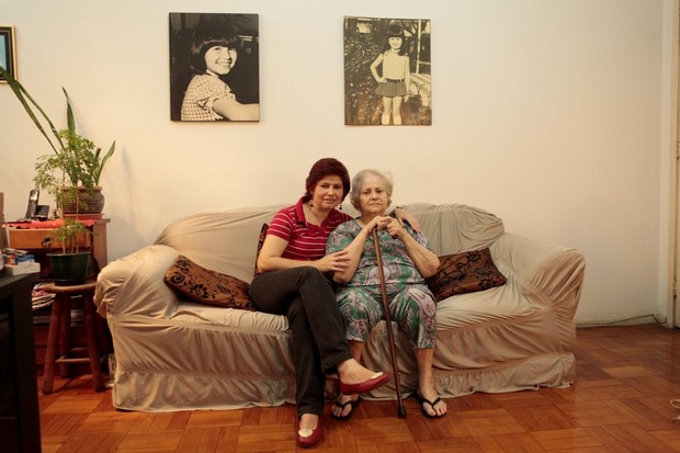 Narjara Turetta com a mãe, Maria Antônia (Foto: Isac Luz/ EGO)