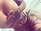 Sabrina Boing Boing mostra corpo tatuado: 'Sensualidade na madrugada'