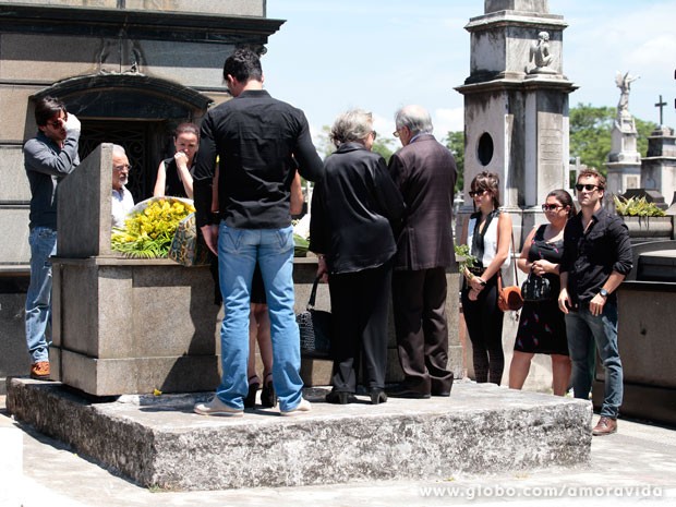 enterro de Leila  (Foto: Pedro Curi / TV Globo)