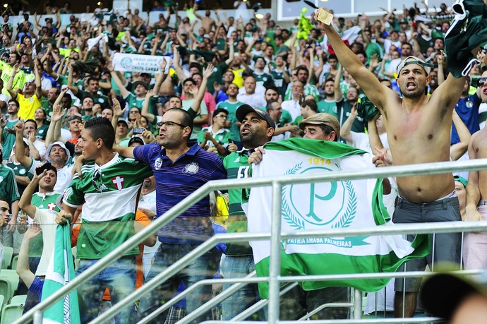 Arena lota mais uma vez, e Marcelo Oliveira agradece apoio da torcida