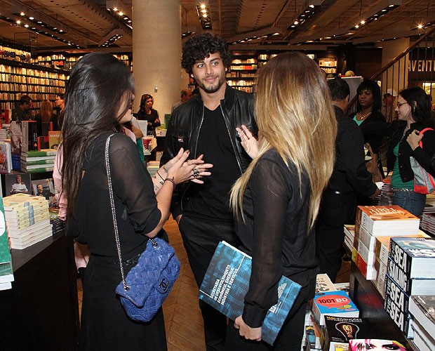 Antonia Morais, Jesus Luz e Cleo Pires (Foto: Thyago Andrade/Foto Rio News)