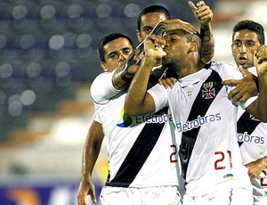 Fellipe Bastos comemora gol do Vasco contra o Alianza (Foto: AP)