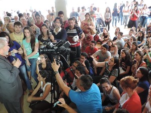 Lula discursou para estudantes; entre os temas estava a educação (Foto: Caio Gomes Silveira/ G1)