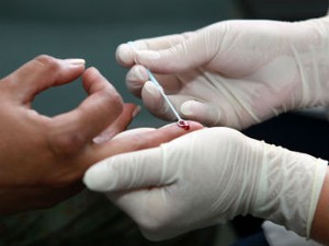 Testes rápidos para HIV e sífilis podem ser feitos até sexta-feira em Curitiba (Foto: Cesar Brustolin/SMCS)