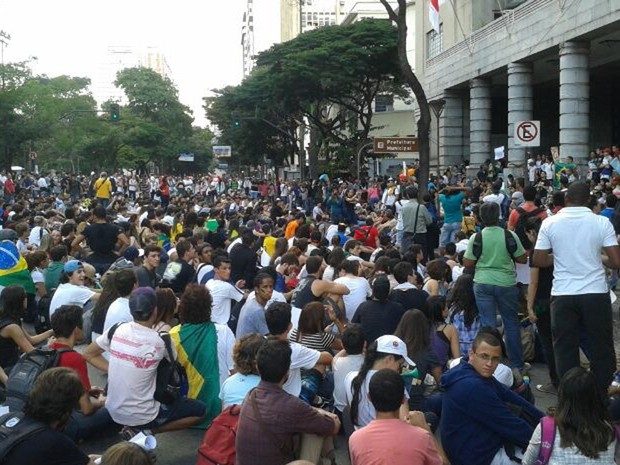 G1 Em 4º Dia De Protestos Manifestantes Percorrem Diversos Pontos De Bh Notícias Em Minas 3485