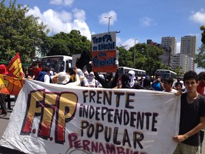 Frente Independente Popular esteve à frente da manifestação. (Foto: Kety Marinho/TV Globo)