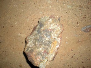 Rapaz usou pedra de um quilo para matar a jovem de 15 anos (Foto: Divulgação / Delegacia de Boquira)