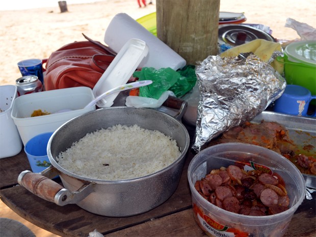 Farofeiros trouxeram comida de Ribeirão passar o dia no parque da cidade vizinha (Foto: Eduardo Guidini/ G1)