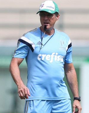 Palmeiras completa 10 clássicos sem vitória e aumenta questionamentos