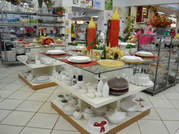 O Procon orienta os consumidores que façam um acordo por escrito com os comerciantes, garantindo as trocas dos produtos. (Foto: Magda Oliveira/G1)