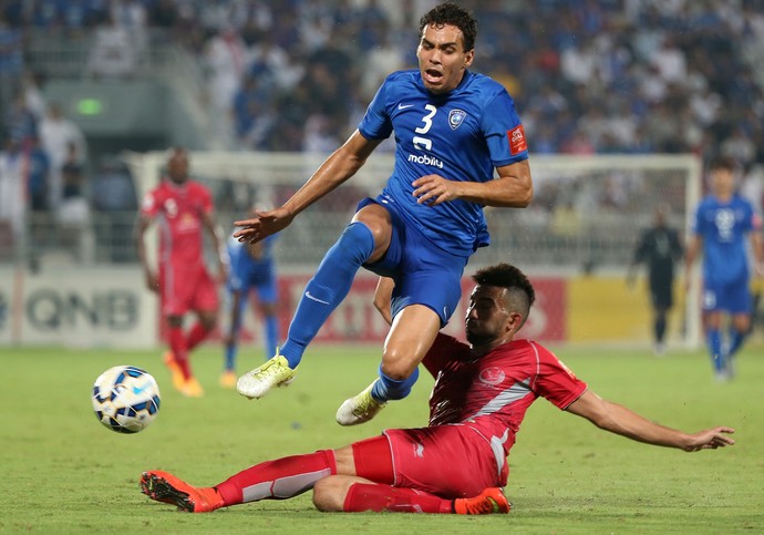Campeão e ídolo na Arábia, Carlos Eduardo balançou com o Corinthians
