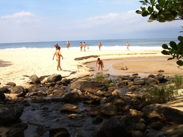 Naturistas já frequentam outras praias do Estado extraoficialmente (Foto: Renata Freire / Arquivo Pessoal)