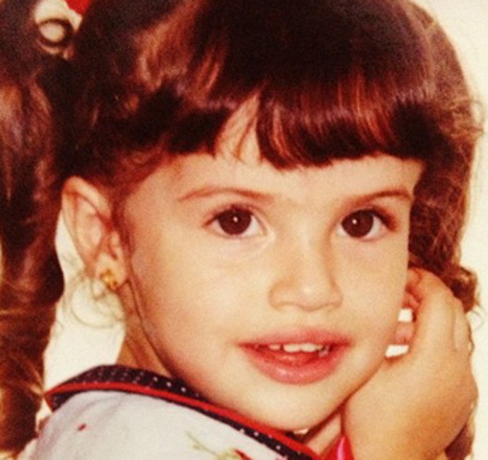 Agatha Moreira era uma fofura só quando criança! (Foto: Arquivo Pessoal)