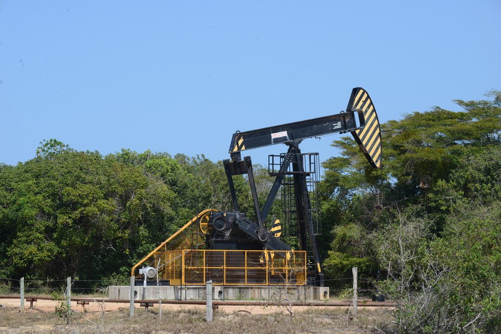 Área de extração de   petróleo  da Petrobras  (Foto: Carlos Alberto Silva/ A Gazeta)