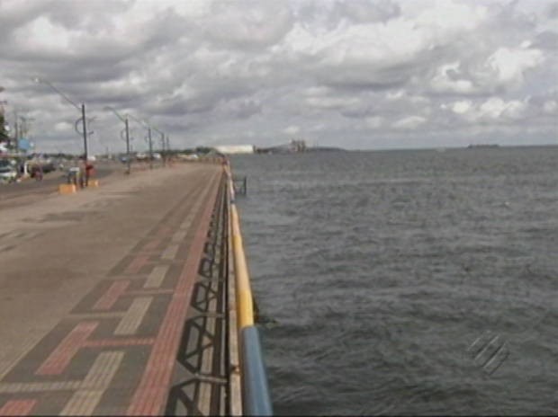 Turista português desapereceu quando tomava banho no Rio Tapajós, em frente a cidade. (Foto: Reprodução TV Liberal)