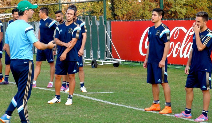 Valdivia e Cristaldo se juntam a titulares em treinamento do Verdão
