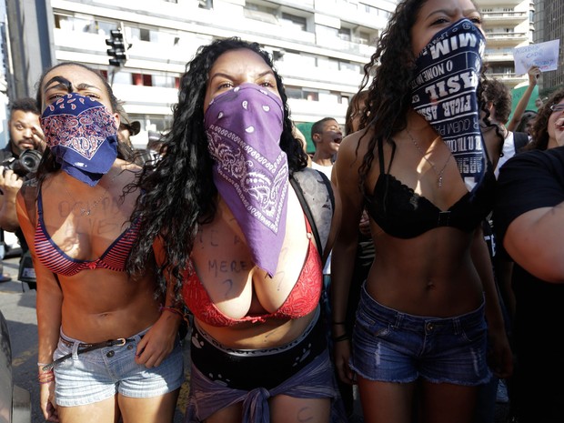 Estudantes protestam contra máfia das merendas no Centro de São Paulo (Foto: Newton Menezes/Futura Press/Estadão Conteúdo)