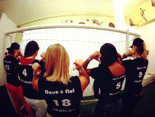 esposas de jogadores comemoram o título do São Paulo (Foto: Reprodução / Twitter)