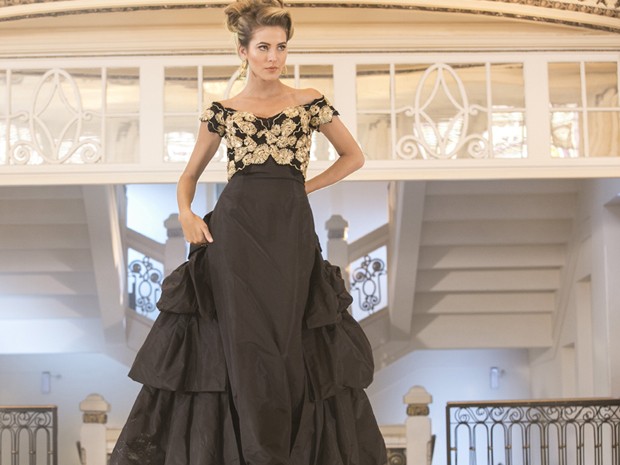 Hanna mostra boa forma também em vestido de gala (Foto: Inácio Moraes/Gshow)