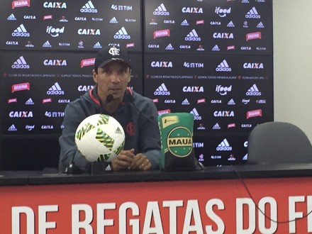 Zé Ricardo coletiva Flamengo (Foto: Fred Gomes)