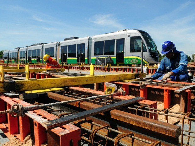 Obras do VLT, em Cuiabá, podem não ficar integralmente prontas para a Copa de 2014. (Foto: Josi Petengill / Secom-MT)