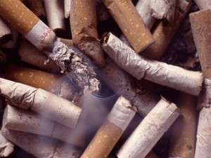 Restos de cigarro serão convertidos em adubo no interior de SP (Foto: Jan Håkan Dahlström / Bildhuset Scanpix)