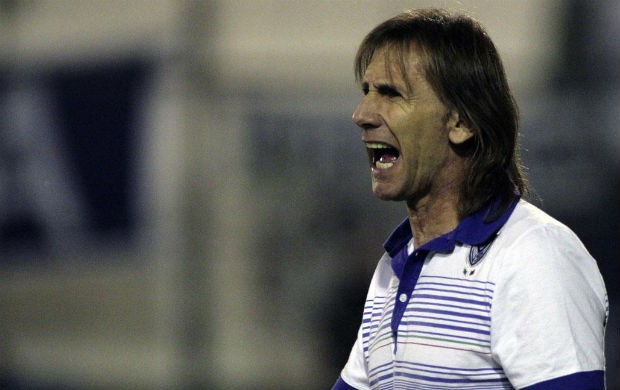 Os clubes brasileiros devem investir mais em técnicos estrangeiros?