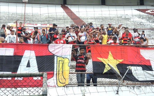 torcida Treino Flamengo (Foto: Cahê Mota)