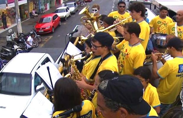Bloco das marchinhas, Caldas Novas, Goiás (Foto: Reprodução TV Anhanguera)