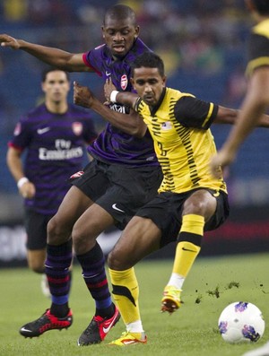 Abou Diaby jogo Arsenal (Foto: Agência EFE)