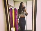 Viviane Araújo faz 'selfie' e chama atenção pelo corpo magro