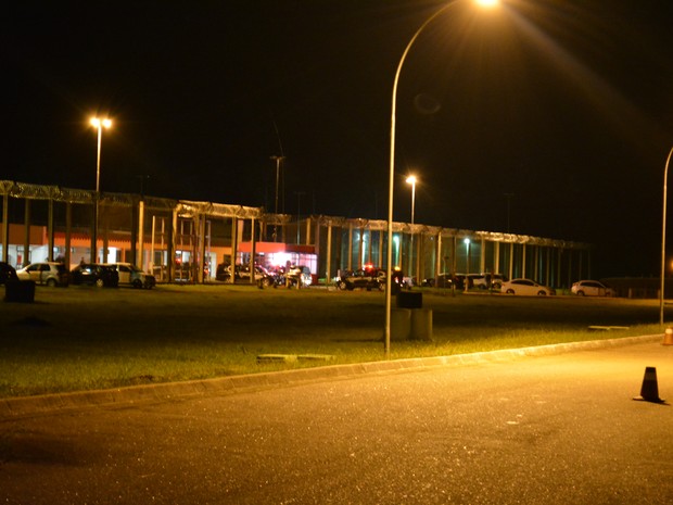 Presos foram levados para penitenciária federal em Porto Velho (Foto: Matheus Henrique/G1)