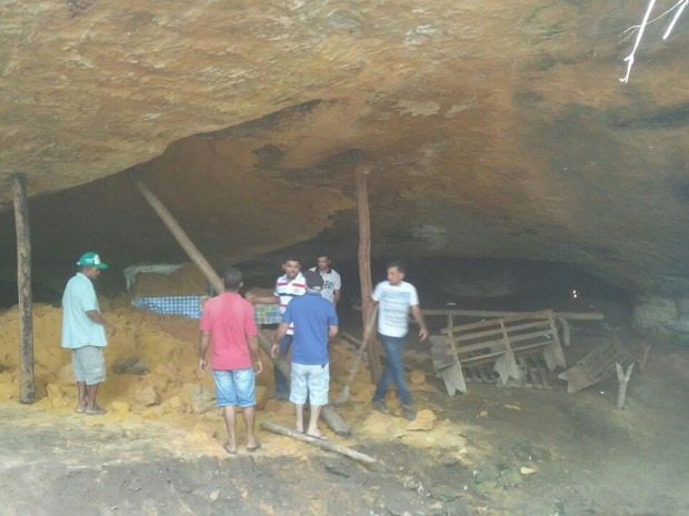 Gruta desabou na região central do estado (Foto: Divulgação)