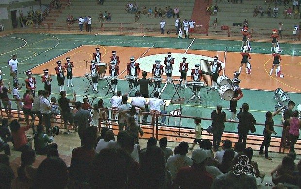 Campeonato Acreano de Bandas e Fanfarras é realizado no ginásio do Sesi, em Rio Branco (Foto: Acre TV)