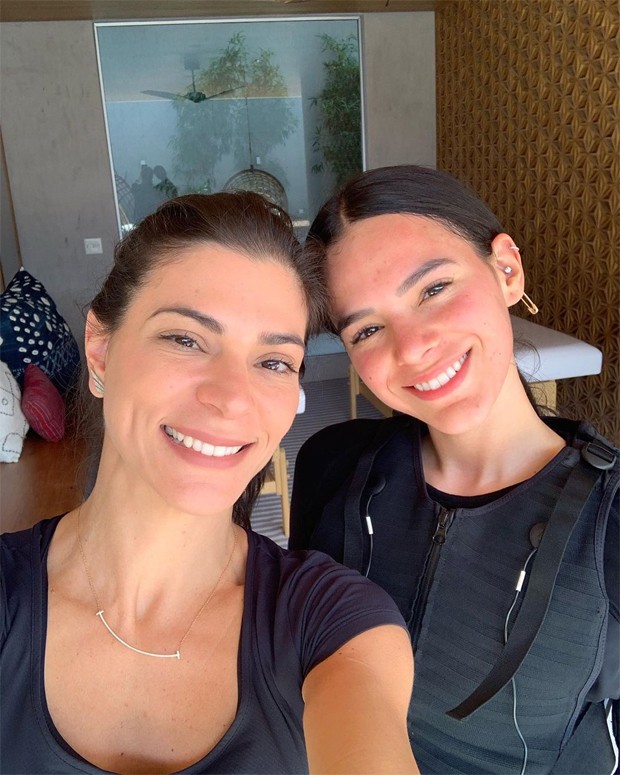 Ana, Personal de Bruna Marquezine, com a atriz (Foto: Reprodução/Instagram) Ana, Personal de Bruna Marquezine, com a atriz (Foto: Reprodução/Instagram)