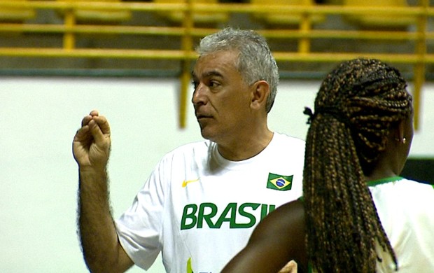 Zanon, técnico da seleção brasileira feminina de basquete (Foto: Reginaldo dos Santos/  EPTV)