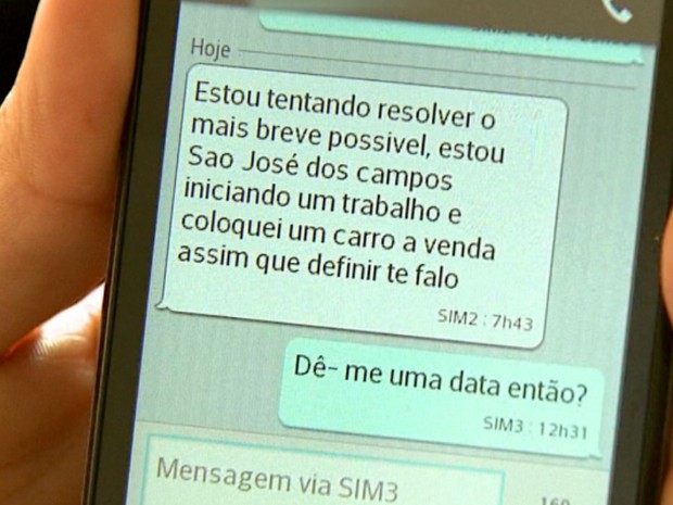 Correntista recebeu mensagem de gerente pelo celular sobre o dinheiro (Foto: Reginaldo dos Santos / EPTV)