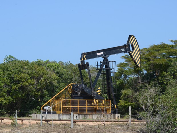Área de extração de   petróleo  da Petrobras  (Foto: Carlos Alberto Silva/ A Gazeta)