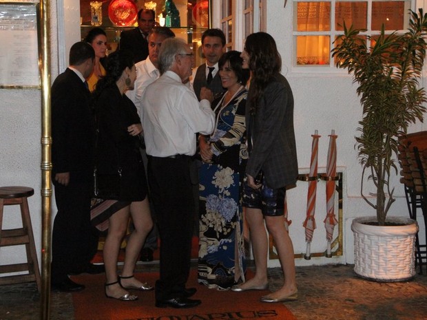 Lisandra Souto, Orlando Morais e Glória Pires e Murilo Rosa e Fernanda Tavares em restaurante no Rio (Foto: Rodrigo dos Anjos/ Ag. News)