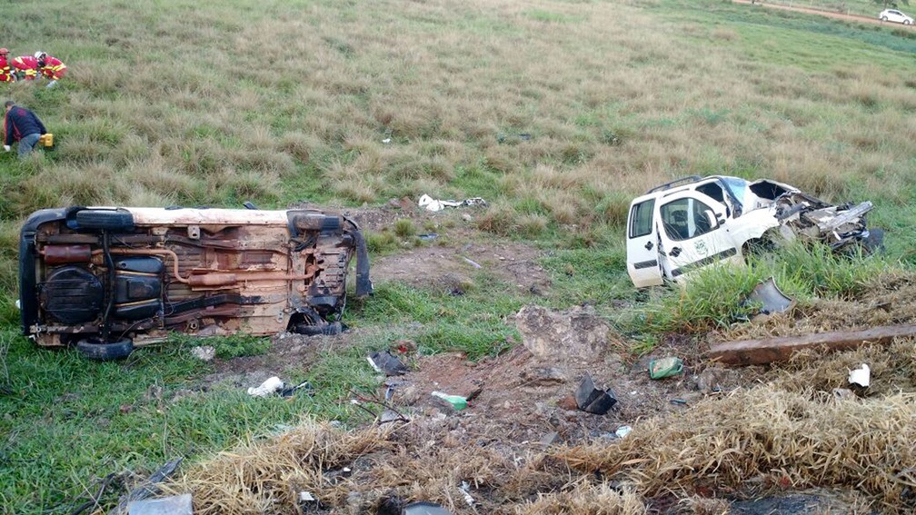 Acidente grave entre duas ambulâncias, ônibus e carreta em Guarapari (Foto: APP TV Gazeta)