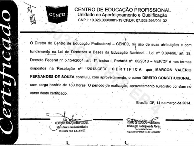 Diploma do curso de direito constitucional feito por Marcos Valério (Foto: Reprodução)