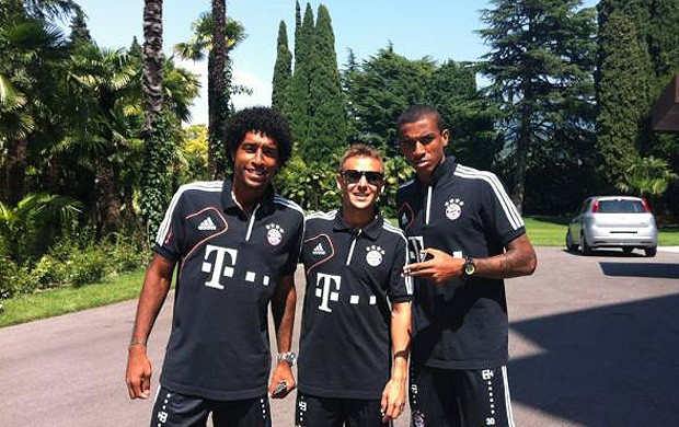 Rafinha e Dante do Bayern de Munique na pré-temporada  (Foto: Divulgação)