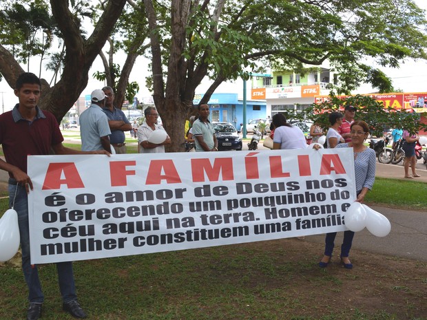 Protesto contra família homoafetivas foi feito neste sábado (Foto: Ana Claudia Ferreira/G1) Protesto contra família homoafetivas foi feito neste sábado (Foto: Ana Claudia Ferreira/G1)