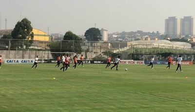 Sem Elias, Tite comanda treino tático e tenta acelerar entrosamento