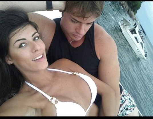 Paola Lea e Thor Batista - casal fica noivo (Foto: Reproduo Instagram)