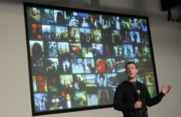 Mark Zuckerberg fala sobre a nova ferramenta de buscas do Facebook (Foto: Robert Galbraith/Reuters)