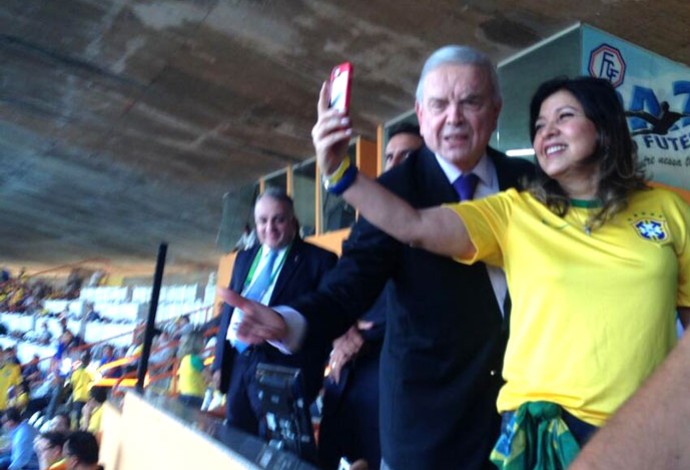 José Maria Marin e Roberta Miranda (Foto: Reprodução / Twitter)