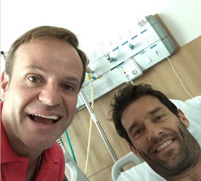 Rubens Barrichello visita Mark Webber no hospital motor (Foto: Reprodução/Instagram)